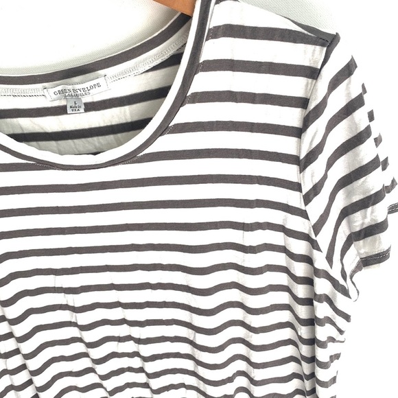 Green Envelope Women’s Short Sleeved, Striped Gray & White Top, Size L - Picture 7 of 7